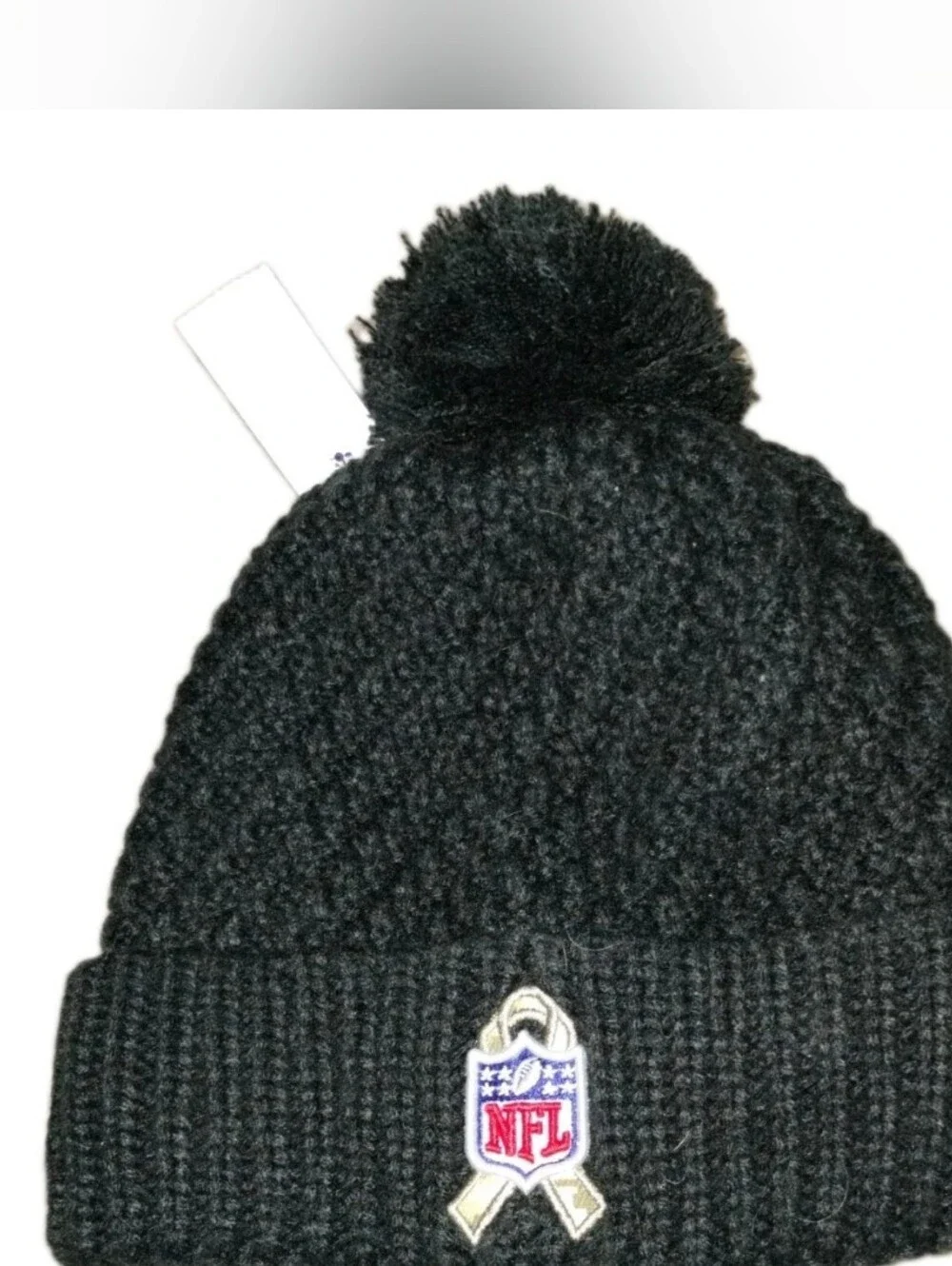 New Era Women's Seahawks Puffball Beanie Black 100% acrylic, fleece lining